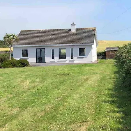 Harbour View Cottage, Rochespoint, Cork Harbour